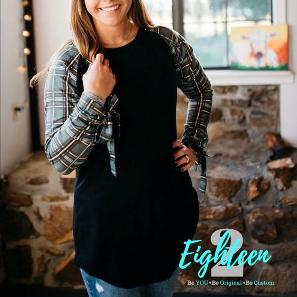 Beautiful soft plaid long sleeve top